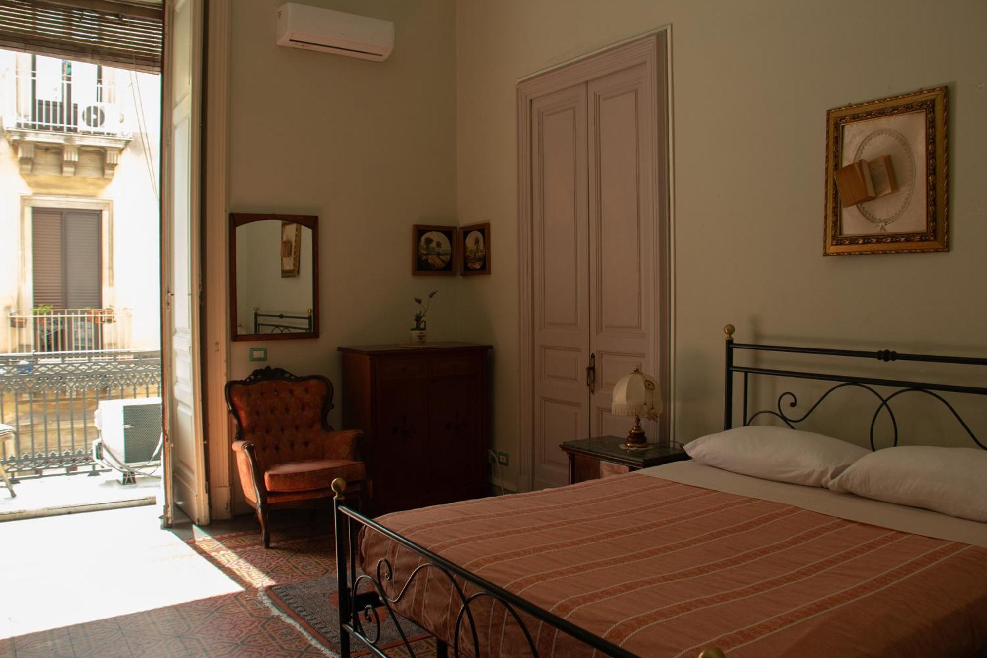 Casa Verdi - House Of Travelers Catane Extérieur photo