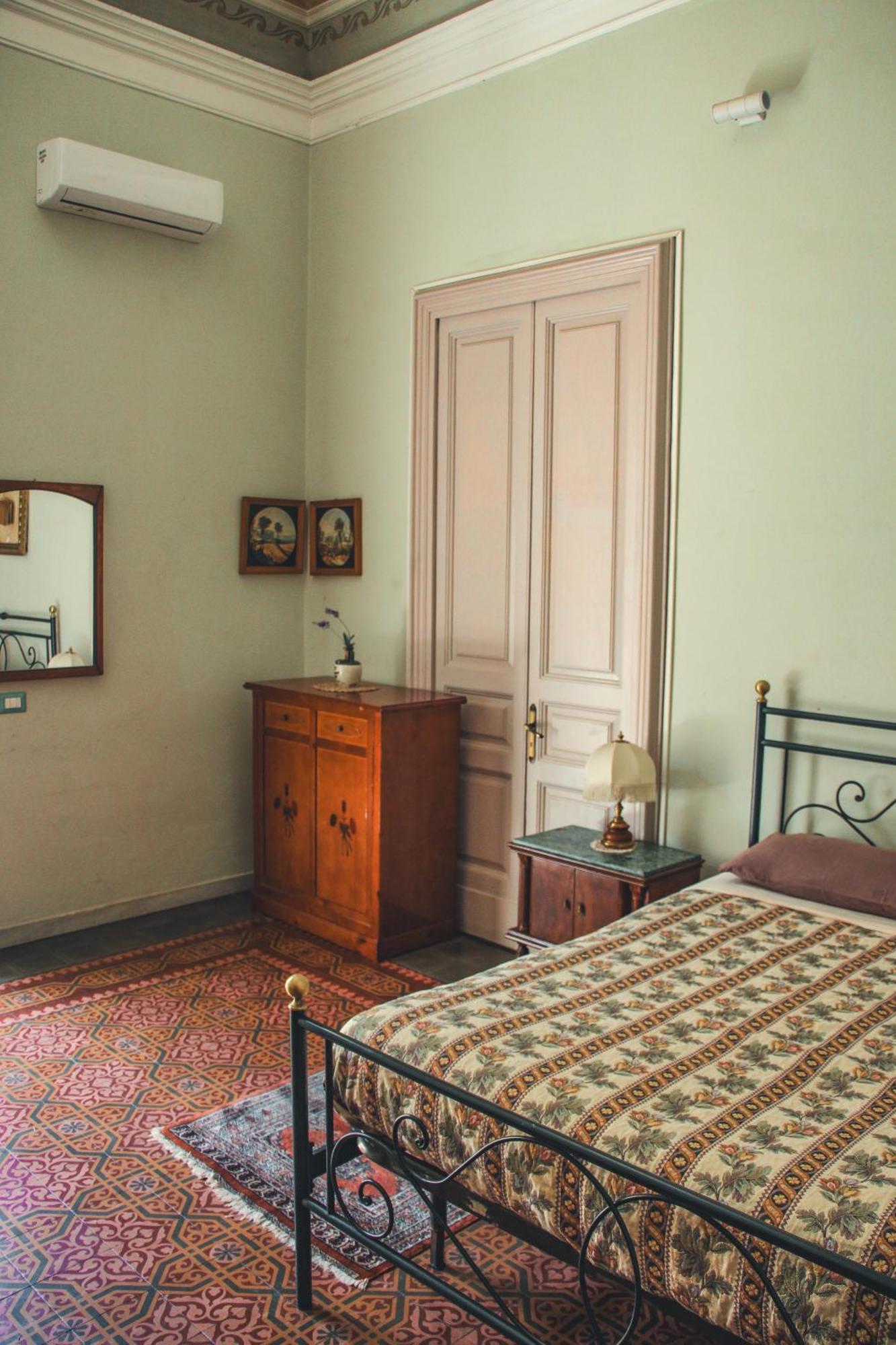 Casa Verdi - House Of Travelers Catane Extérieur photo
